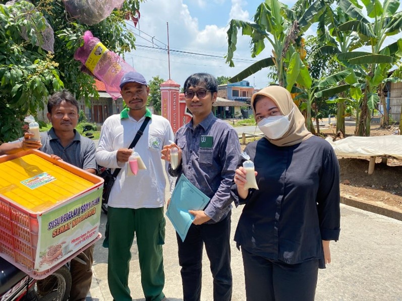 Eko Sukarno, debitur UMi pengusaha susu kedelai